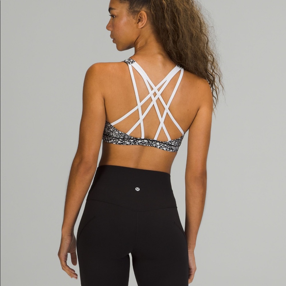 Lululemon Free to Be Serena bra